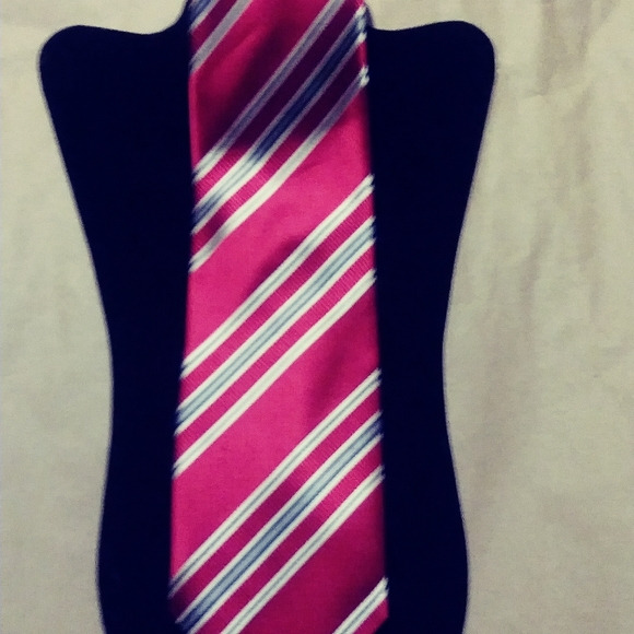 DONALD TRUMP SIGNATURE SILK  MENS TIE - Picture 2 of 4